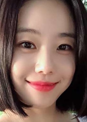 Han Yi Soo [Hyun Jae's fiancè]