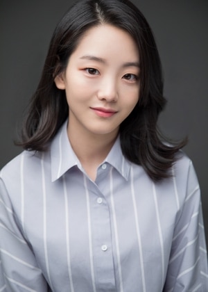 Shin Seo Jung [Heo Don Hyuk's girlfriend / Student]