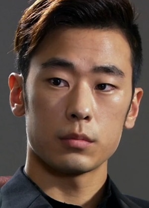 Lee Byung Jin [Kim Hae Kyung's assistant]